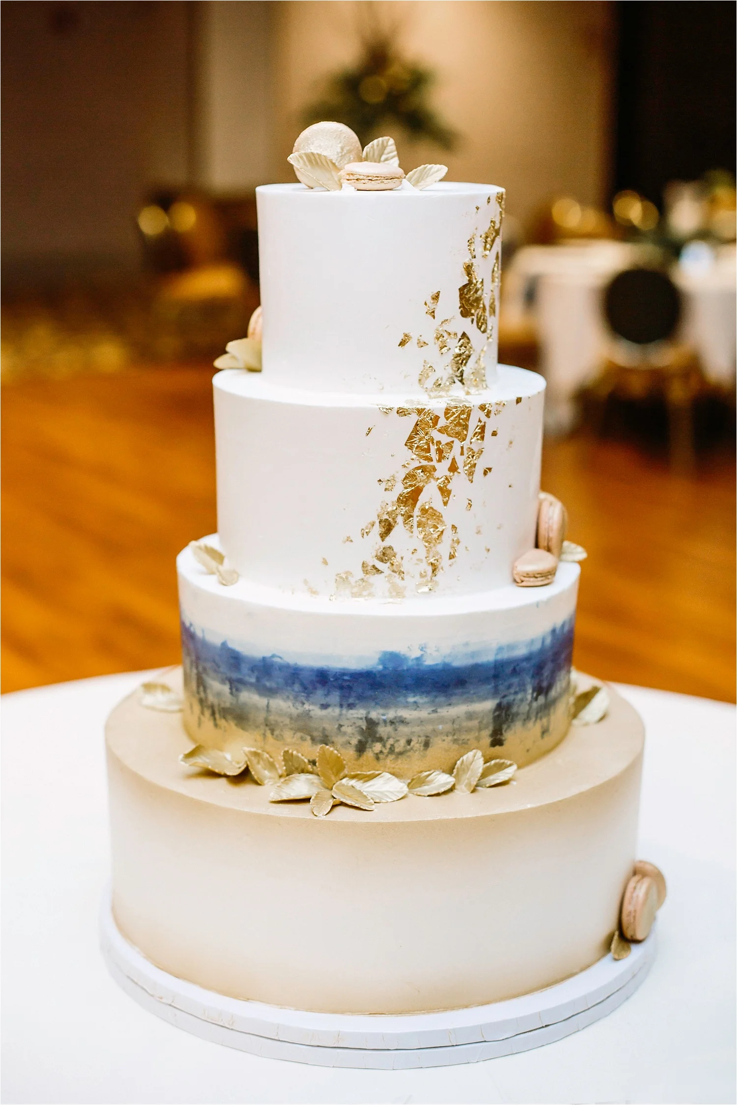  A stunning cake from Bake Me Treats (I'm a fan). 