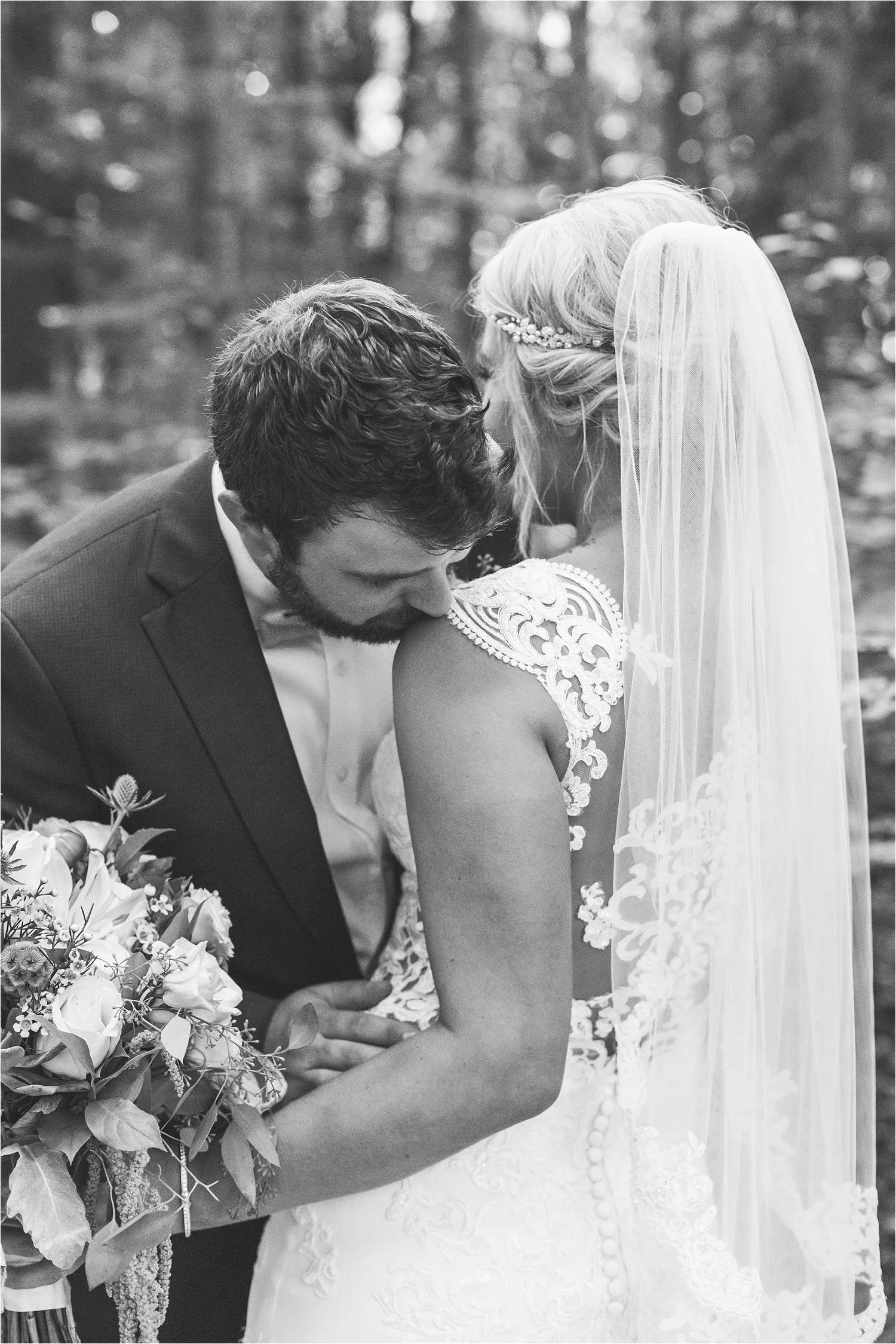  Jess told me she specifically wanted photos of Colt kissing her shoulders. I thought that was such a sweet and intimate idea! 
