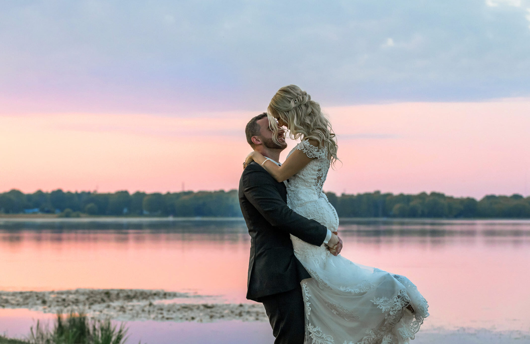 timeless candid wedding photography